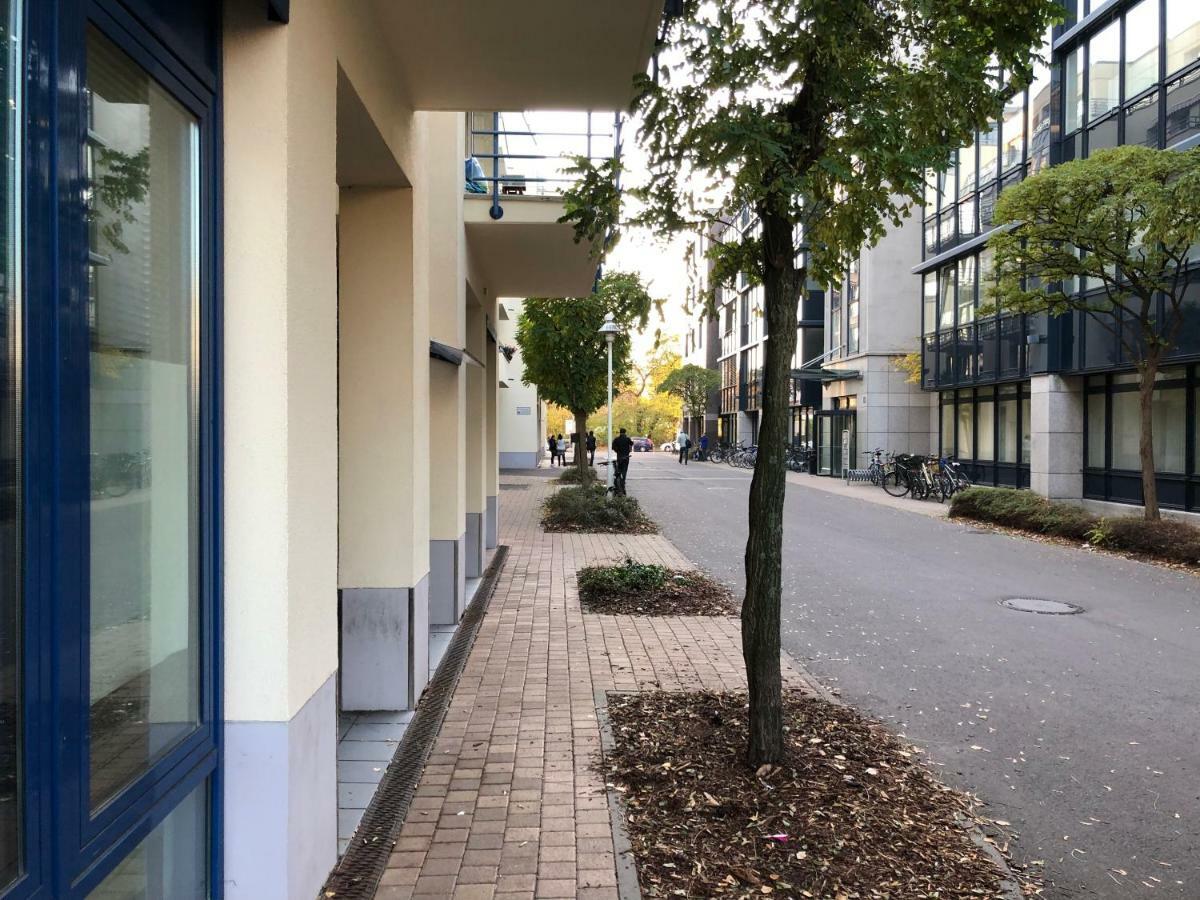 Sonnige Wohnung Im Zentrum Mit Terrasse U Tiefgarage - Netflix & Prime Лейпциг Экстерьер фото
